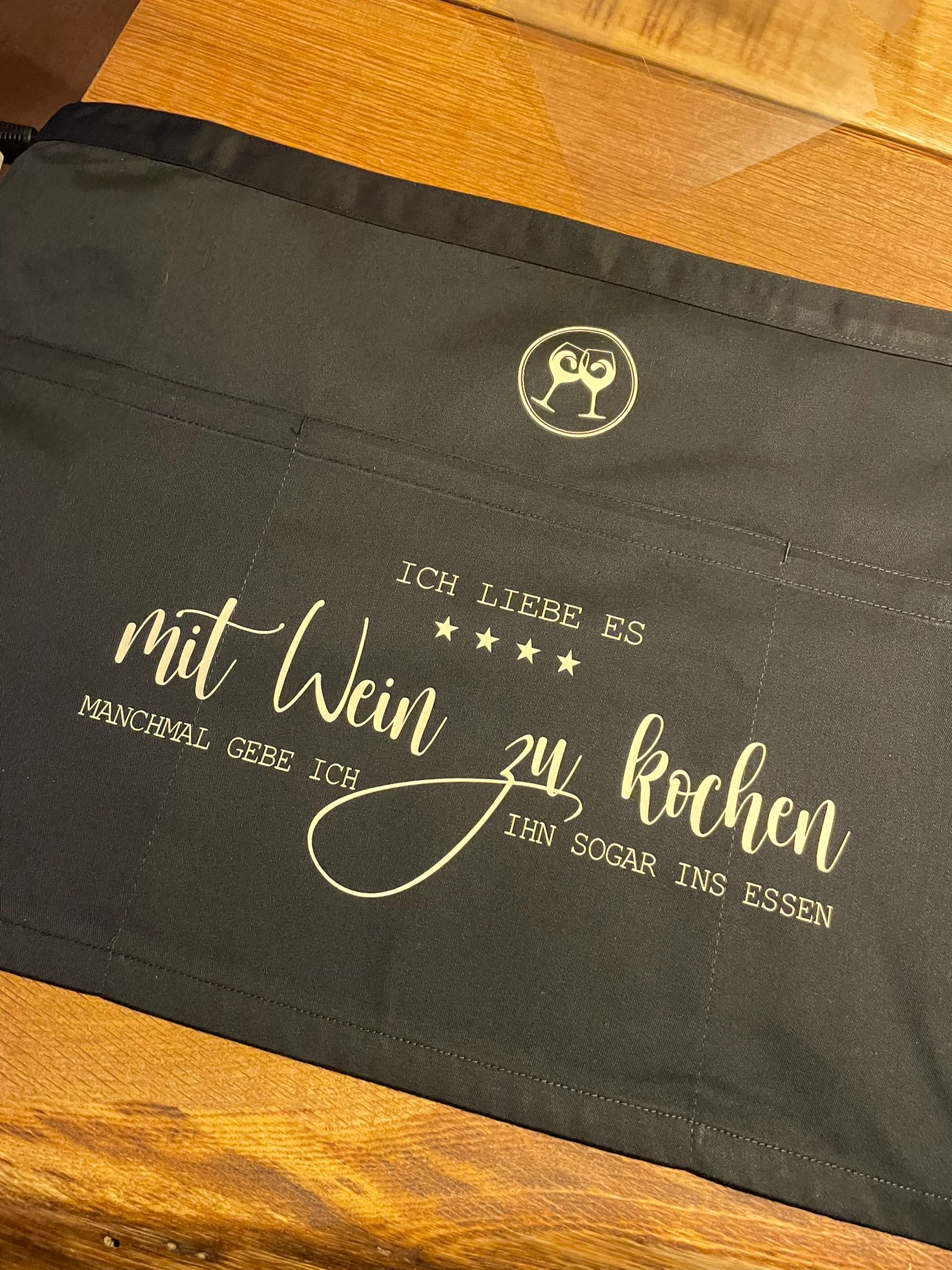 halbe Schürze mit Spruch, schwarz